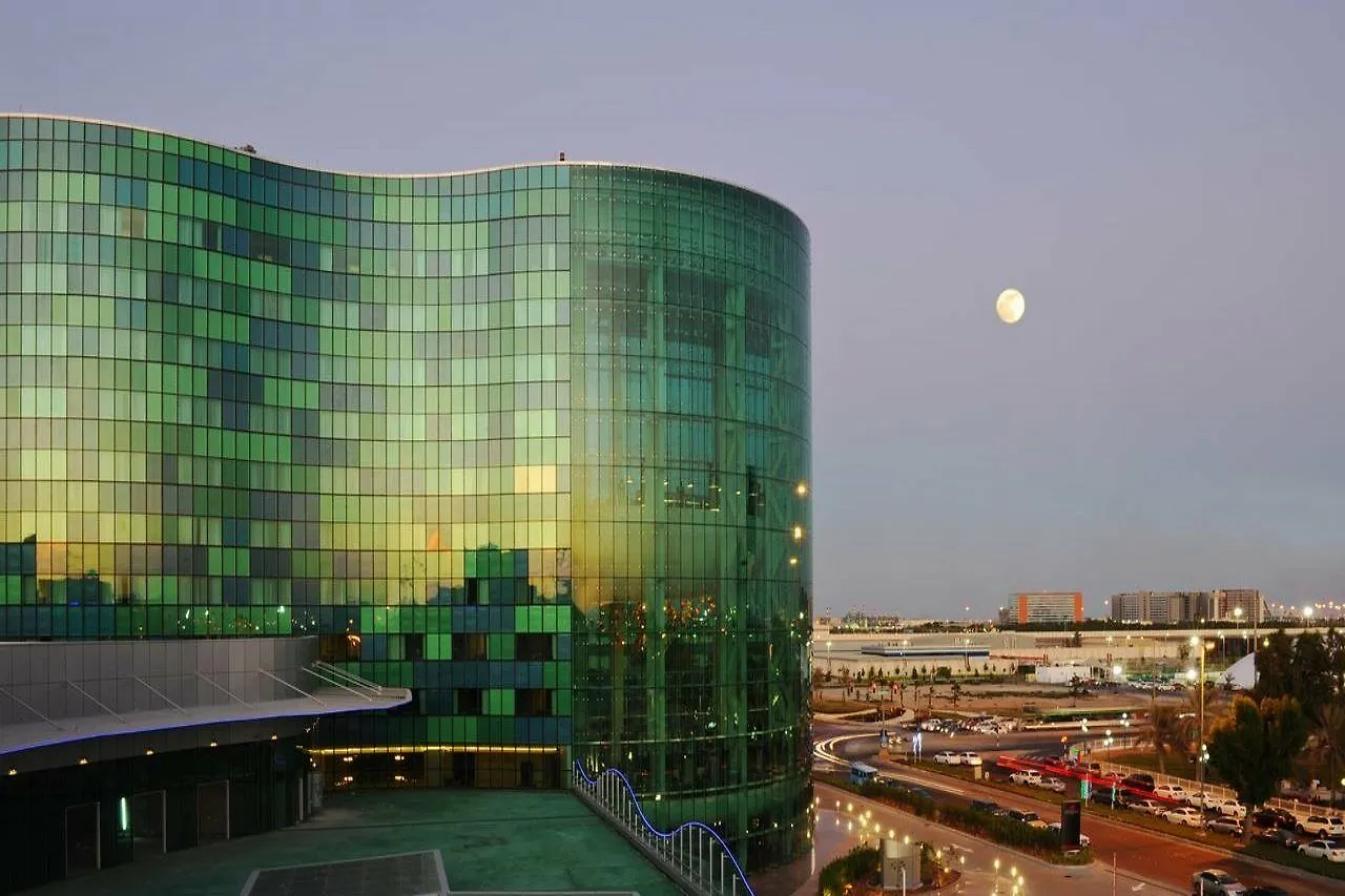 Millennium Al Rawdah Hotel Abu Dzabi 5*,