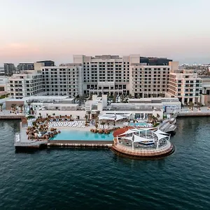 هيلتون جزيرة ياس منتجع